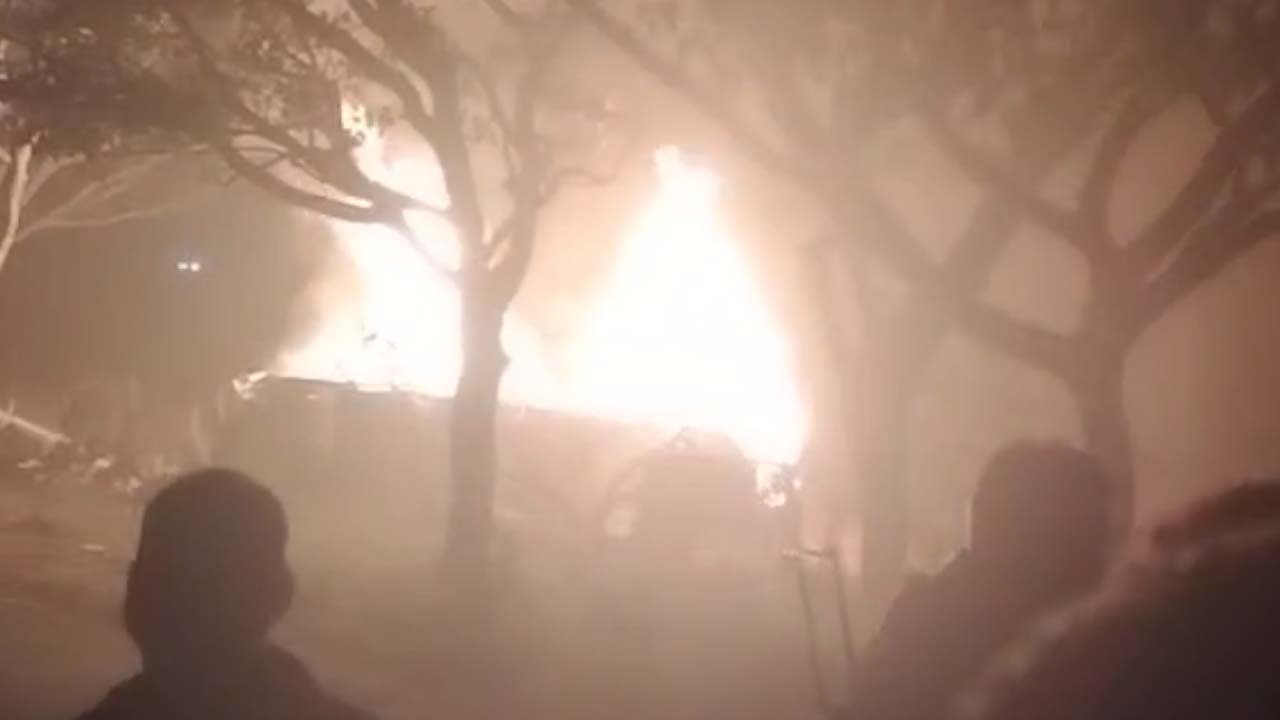 Road Accident | ఇథనాల్‌ ట్యాంకర్‌ను ఢీకొట్టిన లారీ.. డ్రైవర్‌ సజీవ దహనం.. Video