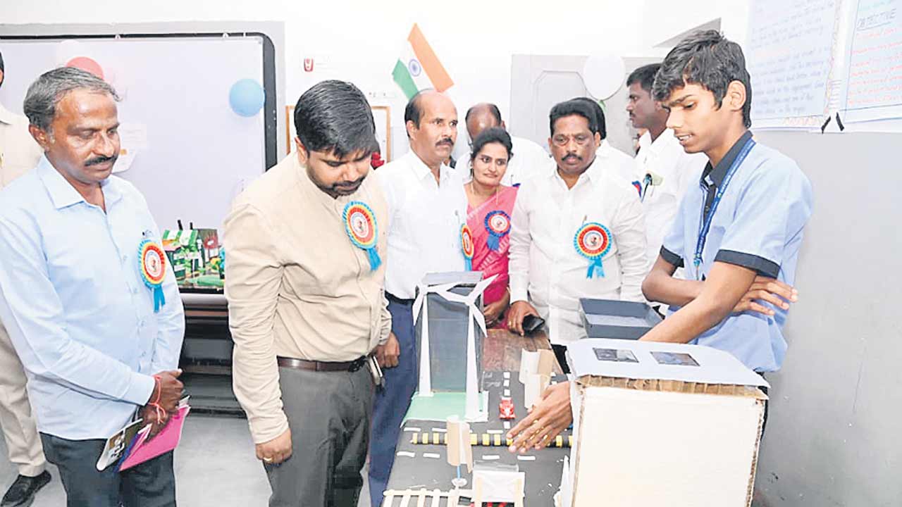 నూతన ఆవిష్కరణలకు వేదిక వైజ్ఞానిక ప్రదర్శన