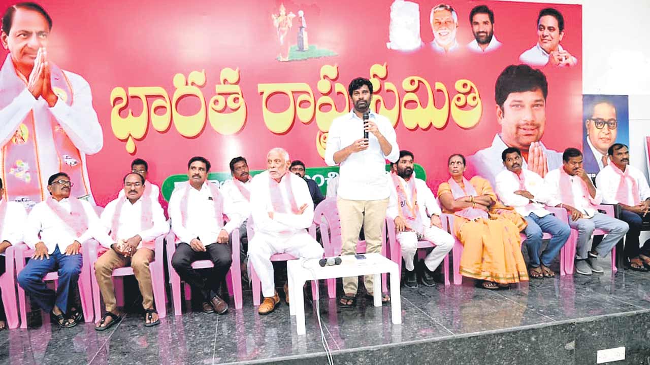 తెలంగాణ తెచ్చిన వీరుడు కేసీఆర్‌