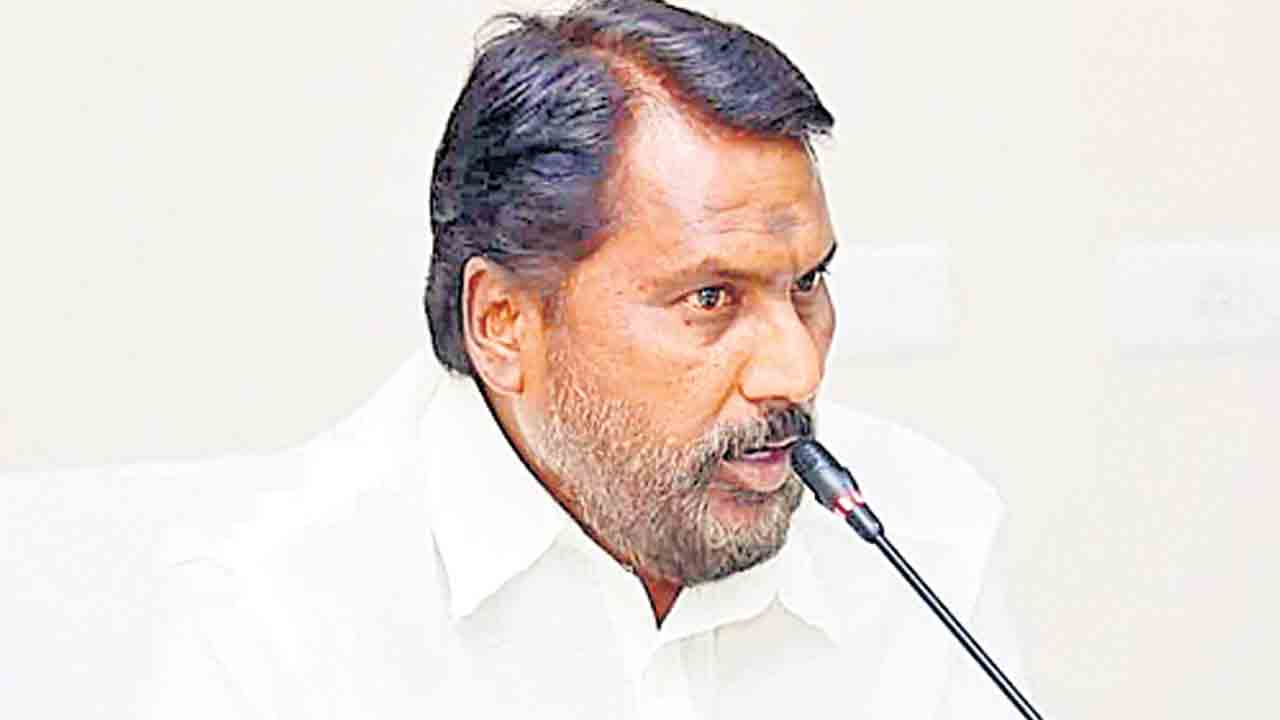 మాదక ద్రవ్యాల కట్టడిలో ముందుండాలి: ఆడ్లూరి