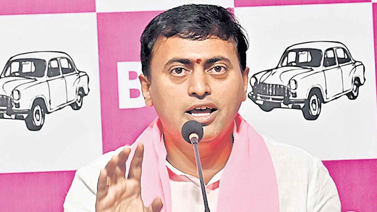 వీధిరౌడీల్లా కాంగ్రెస్‌ ఎమ్మెల్యేల తీరు