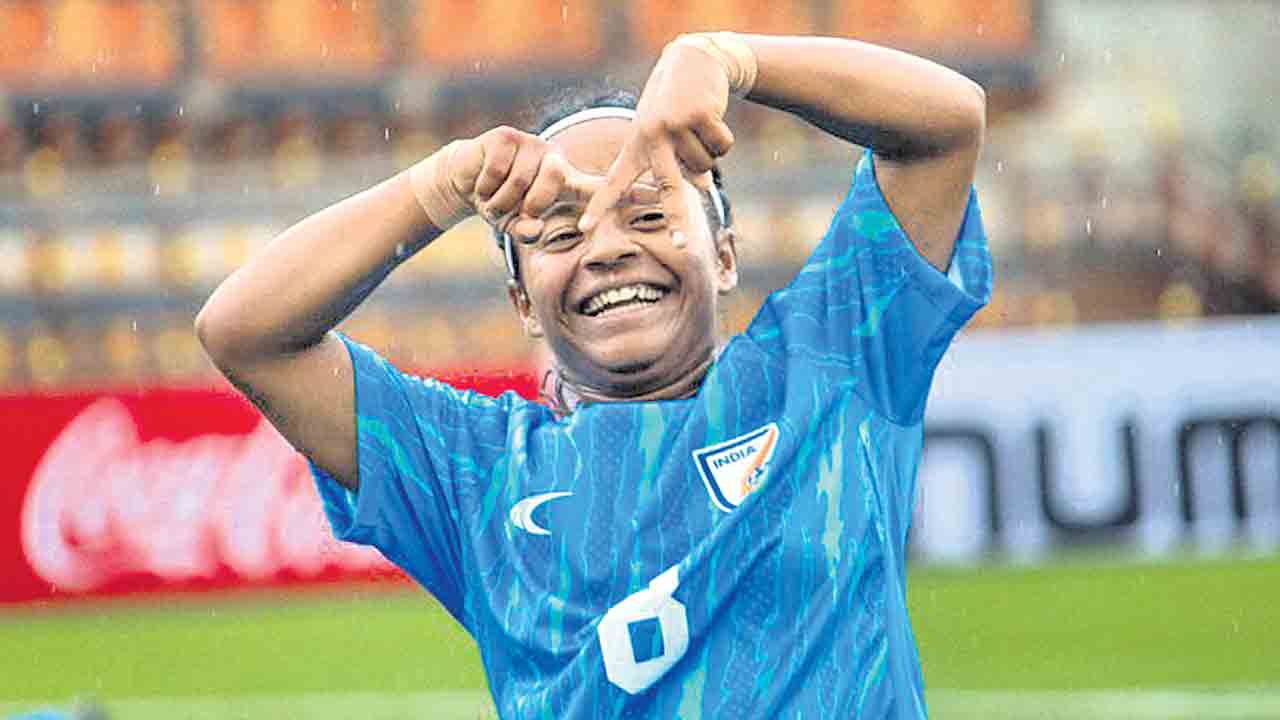 గోల్డెన్ బూట్.. ఈ ఝార్ఖండ్‌ డైనమేట్‌