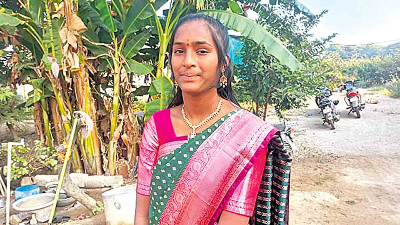 ఇంటర్‌ విద్యార్థిని అనుమానాస్పద మృతి