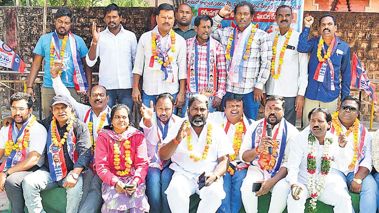 కరీంనగర్‌లో బీసీ జేఏసీ ధర్మపోరాట దీక్ష