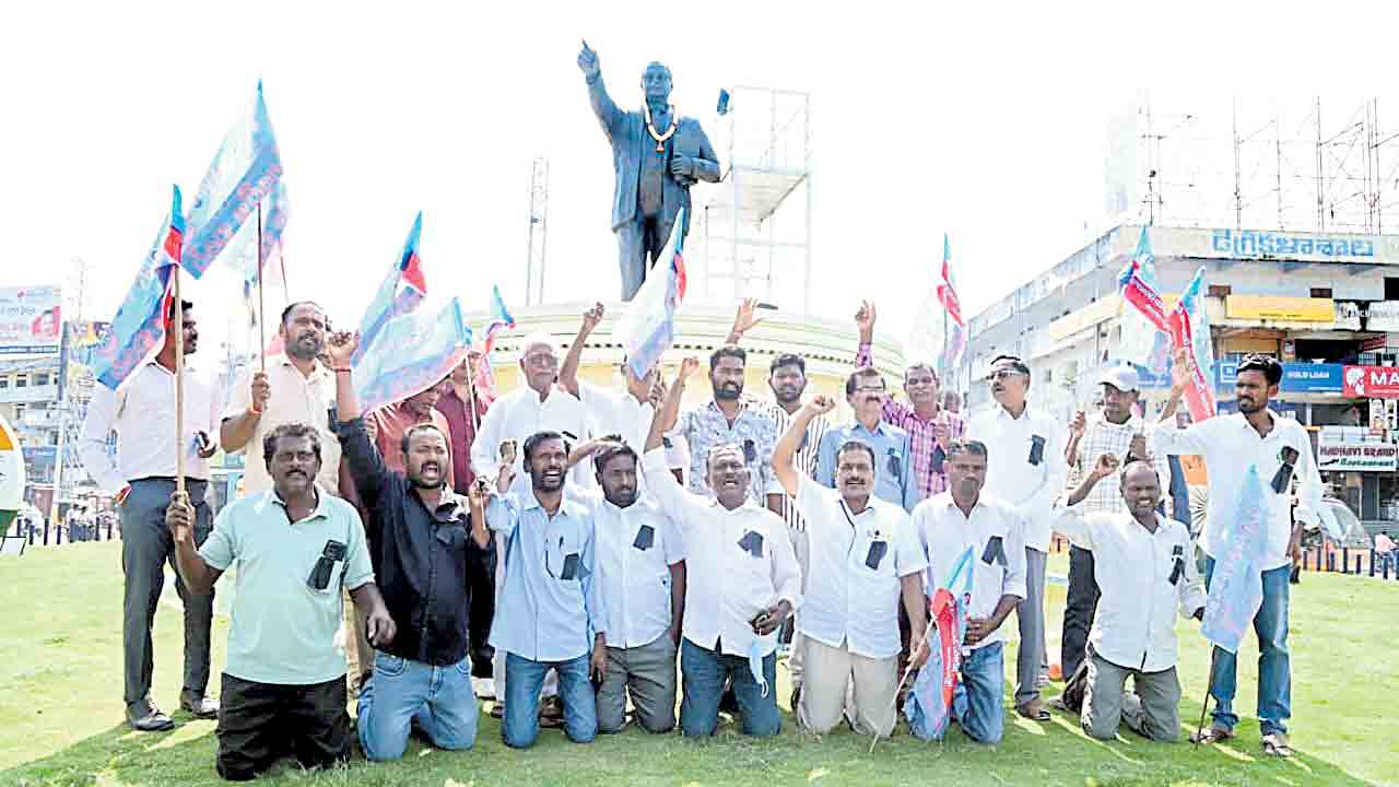 42 శాతం రిజర్వేషన్‌ అమలు చేయాల్సిందే.. బీసీ జేఏసీ నాయకుల డిమాండ్‌