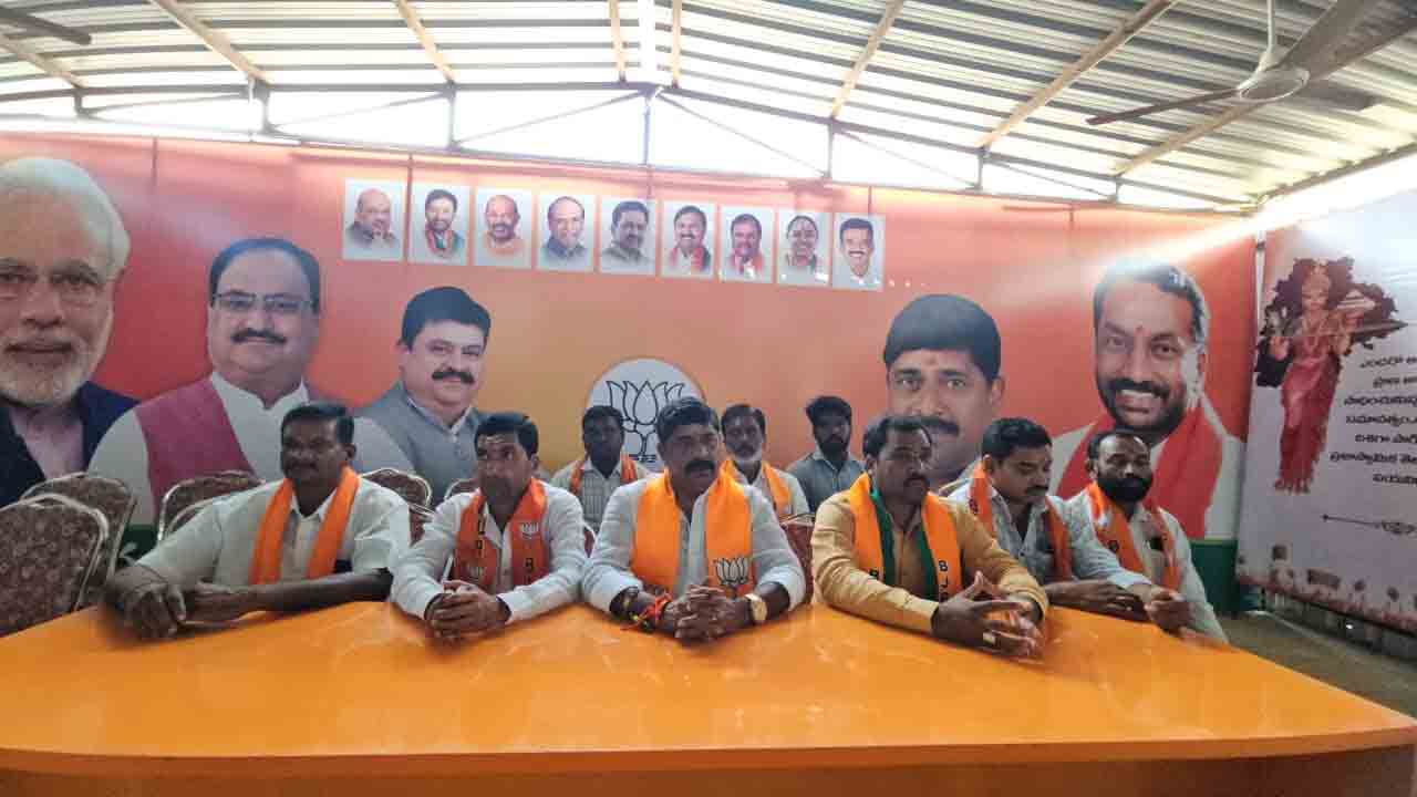 BJP Party | సీఎం రేవంత్ రెడ్డి మతిస్థిమితం లేకుండా మాట్లాడుతున్నాడు: బీజేపీ నేత రాధామల్లేశ్ గౌడ్