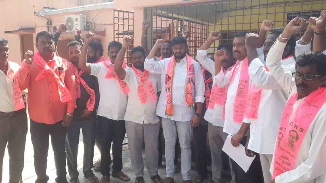 BRS Warns | ప్రజా సమస్యలను గాలికొదిలేసిన ఎమ్మెల్యే గడ్డం వినోద్‌ ఇంటిని ముట్టడిస్తాం : బీఆర్‌ఎస్‌ నాయకుల హెచ్చరిక