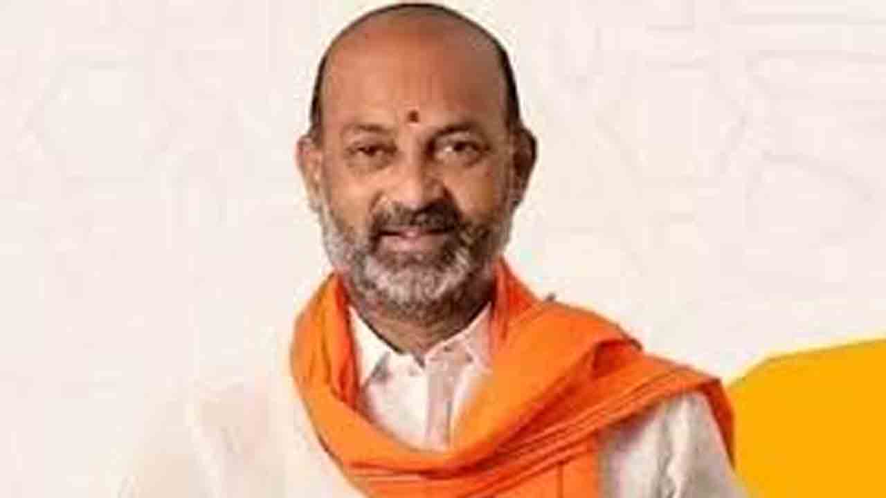 బండి సంజయ్‌కి ఊరట.. కేసు కొట్టివేత