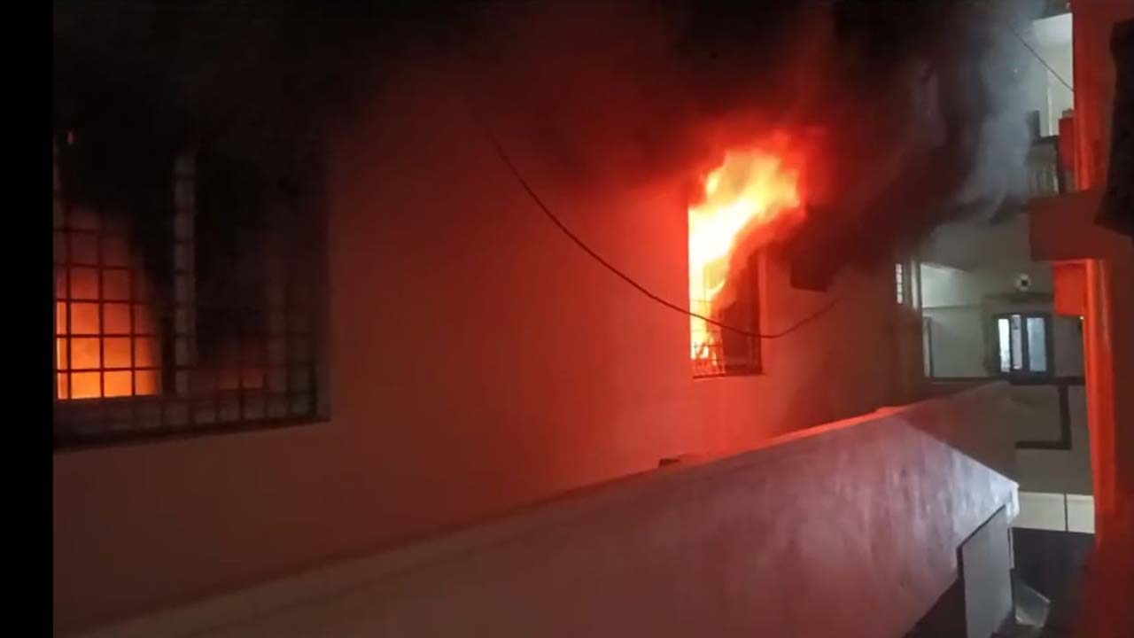 Nizamabad | తెలంగాణ గ్రామీణ బ్యాంకులో ఘోర అగ్ని ప్రమాదం.. కాలిబూడిదైన విలువైన పత్రాలు..!