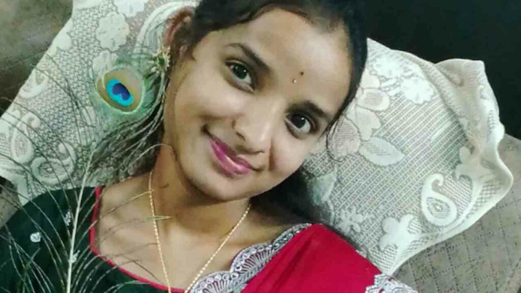 Bengaluru College Student F