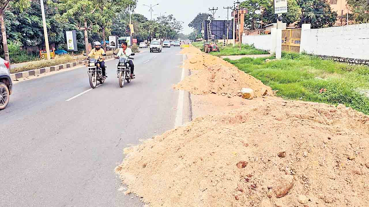 తాత్కాలిక మరమ్మతులు వద్దు.. బీజాపూర్‌ రహదారిని విస్తరించాలి