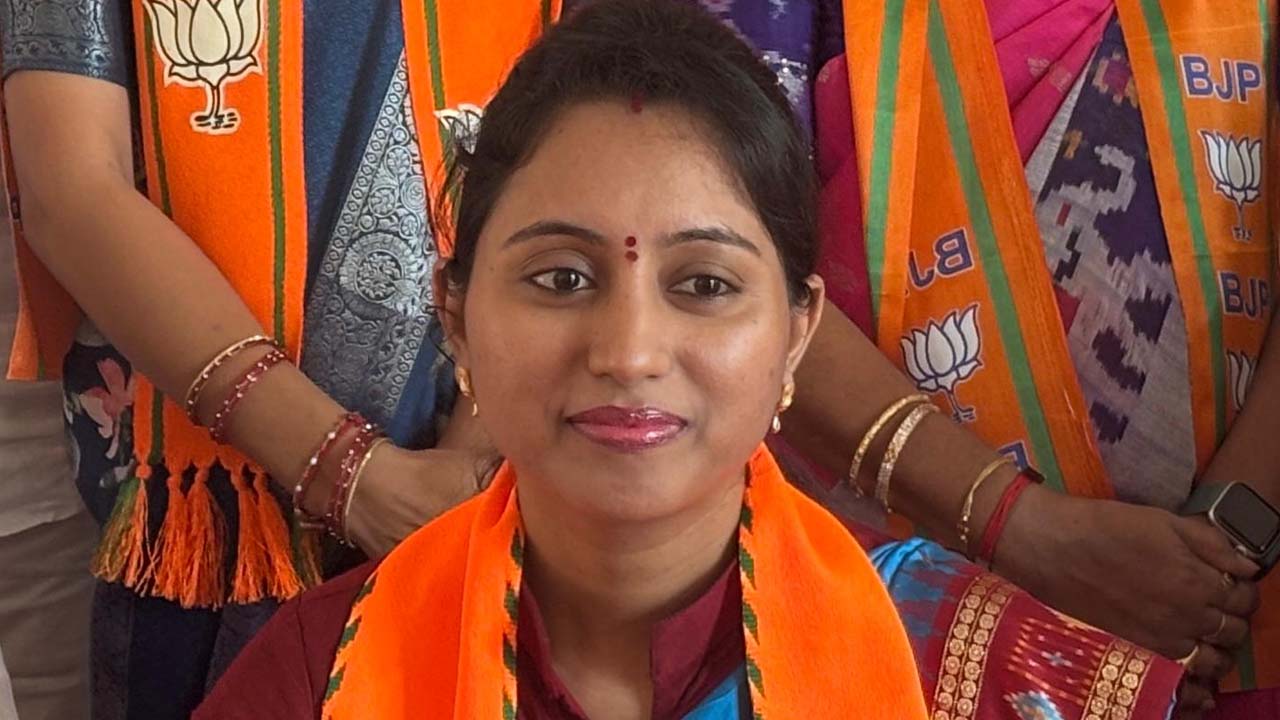 Boga Sravani | నా రాజీనామాకు కారణం అదే..! జగిత్యాల ఎమ్మెల్యేపై సంచలన ఆరోపణలు చేసిన భోగ శ్రావణి..!