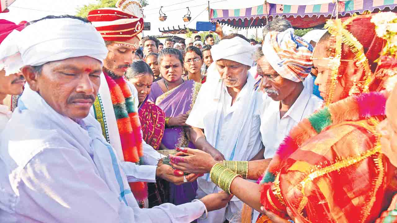 ఆడబిడ్డగా గడప దాటినా