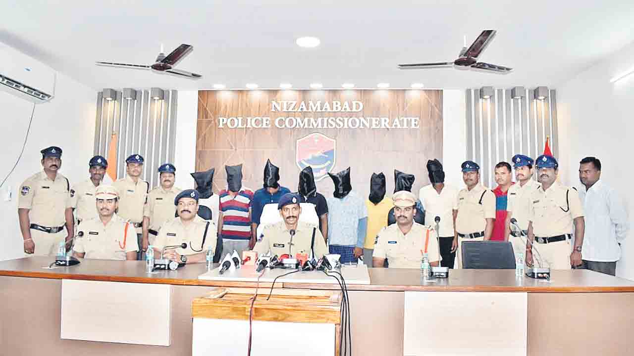 అంతర్రాష్ట్ర ట్రాన్స్‌ఫార్మర్ల దొంగల ముఠా అరెస్టు