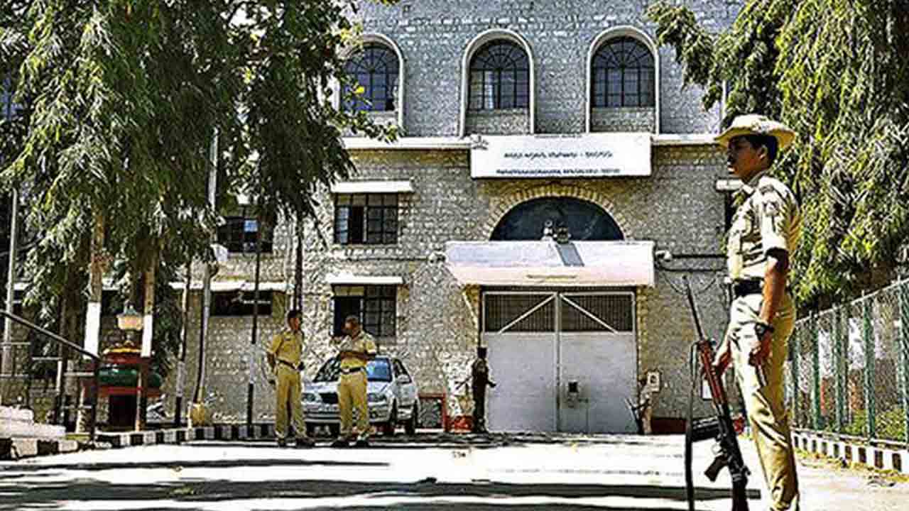 బెంగళూరు జైల్లో ఖైదీల నృత్యాలు.. మరో రెండు వీడియోలు వెలుగులోకి