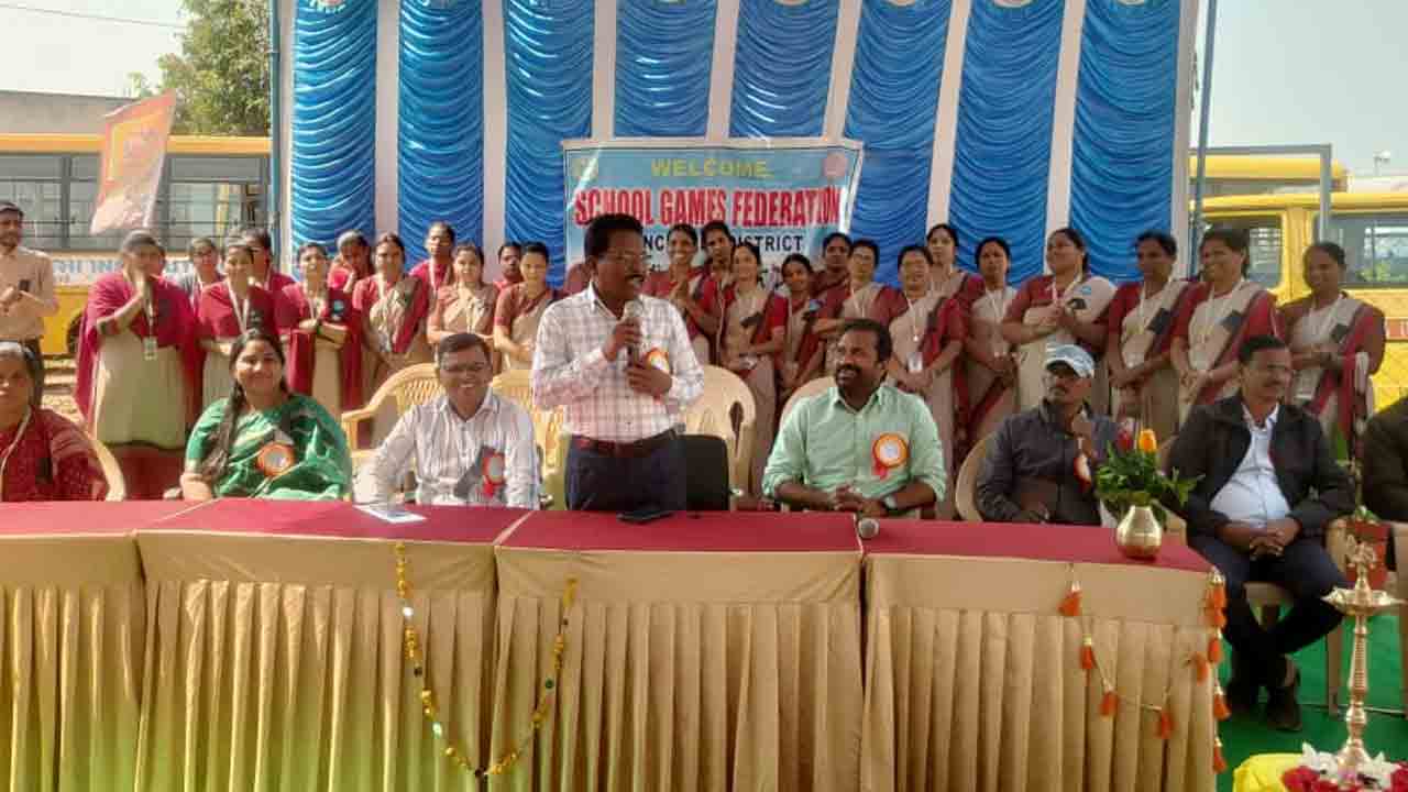 Chess Competitions | విద్యార్థుల్లో ప్రతిభను వెలికితీసేందుకు చెస్‌ పోటీలు : ఎంఈవో