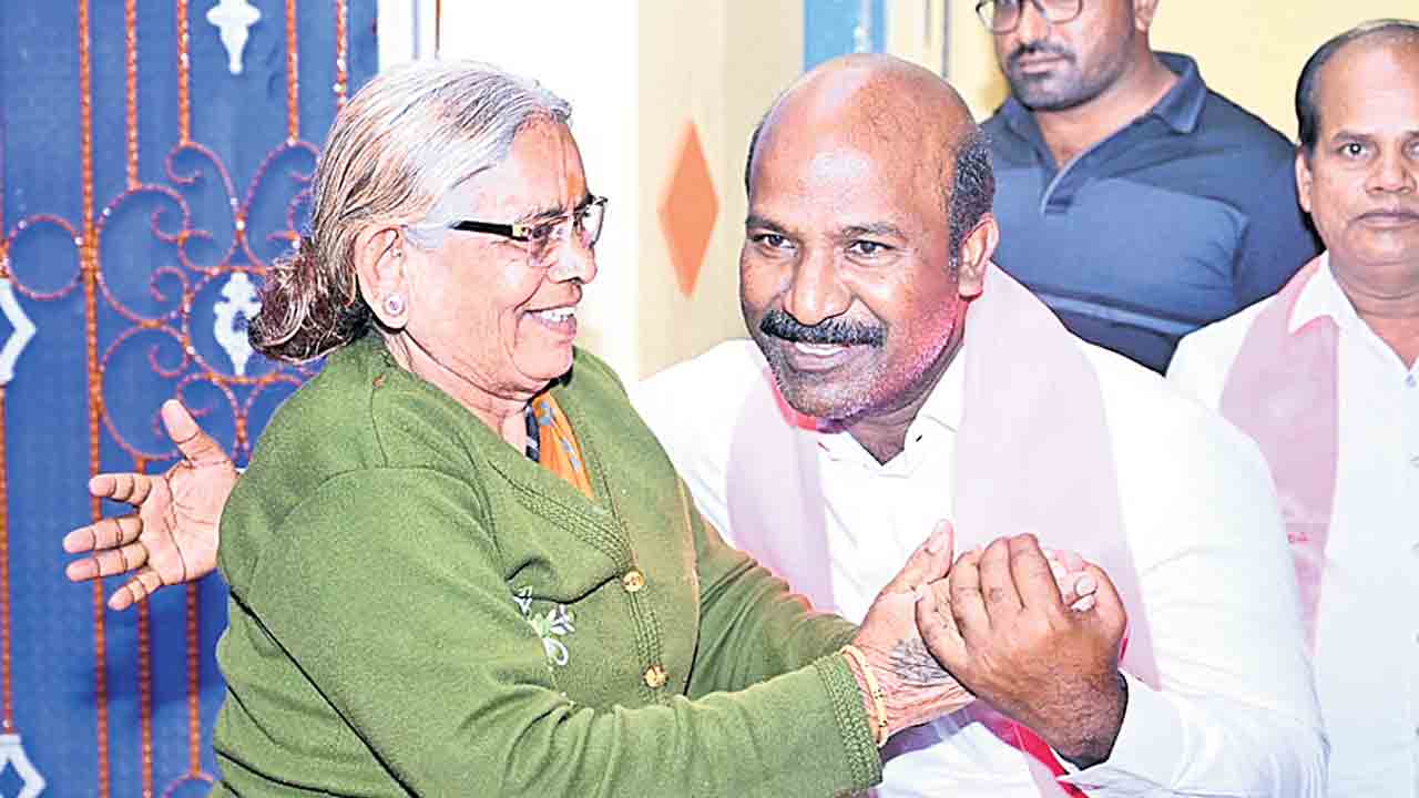 ఆడబిడ్డలకిచ్చిన హామీలేమయ్యాయి!