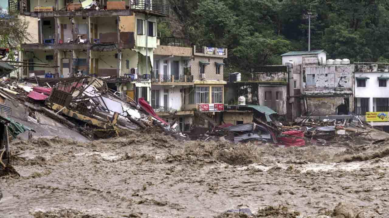 Climate Disasters | భారత్‌ను అతలాకుతలం చేస్తున్న ప్రకృతి విపత్తులు.. మూడు దశాబ్దాల్లో 80 వేల మంది మృతి..!