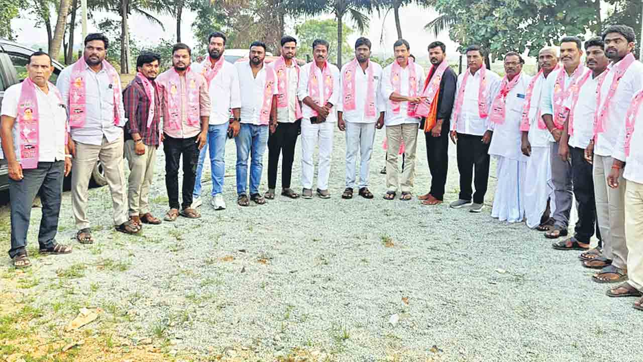 సీఎం ఇలాకాలో రైతు ఆత్మహత్యాయత్నం