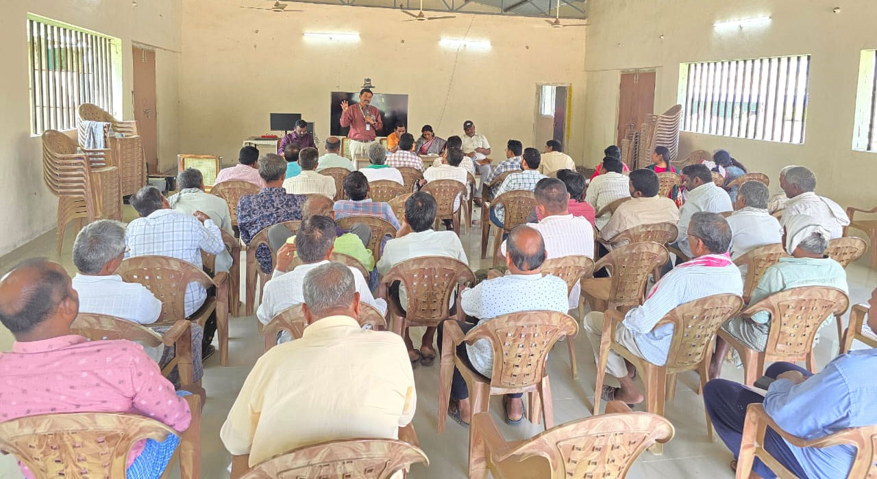 Quality Seeds | రైతులకు నాణ్యమైన విత్తనాలను అందించే విధంగా చర్యలు చేపట్టాలి.. పెద్దపల్లి డీఏవో శ్రీనివాస్