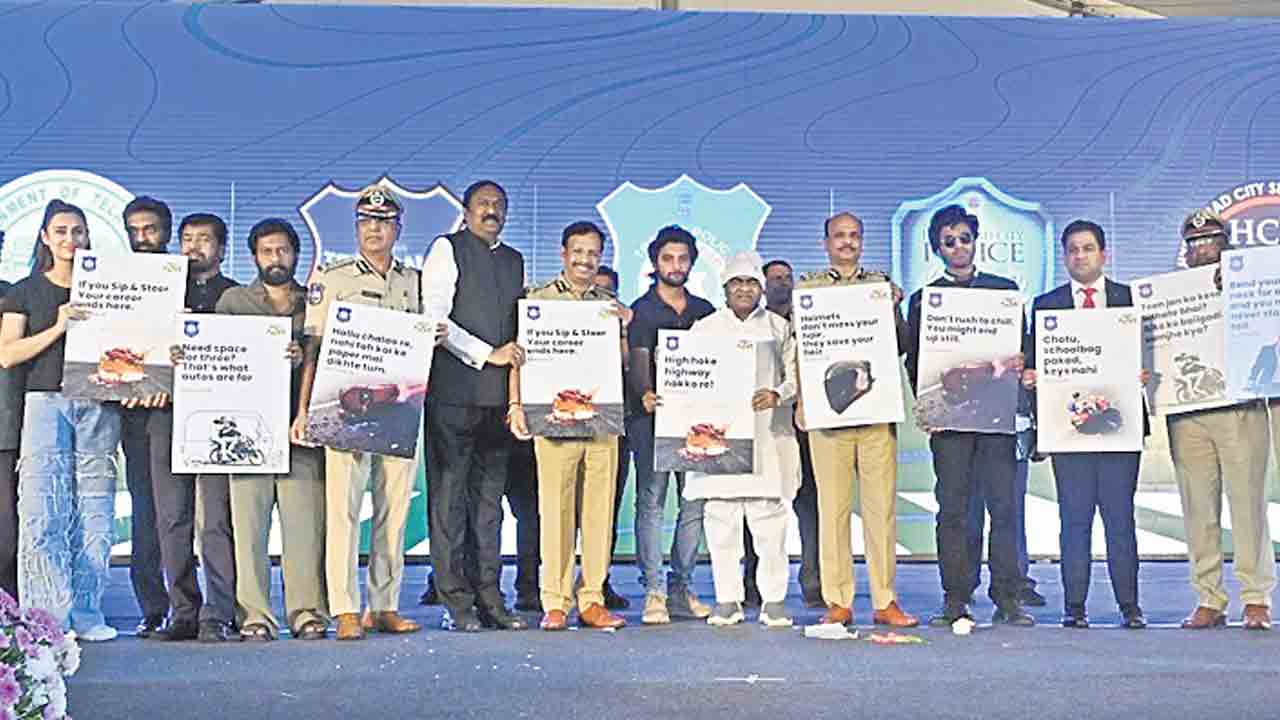 అవగాహనతోనే రోడ్డు ప్రమాదాల నివారణ