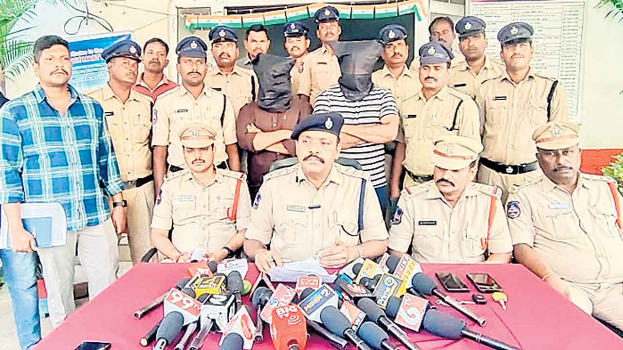 సుపారీ పేరుతో రూ.63 లక్షలు వసూలు!