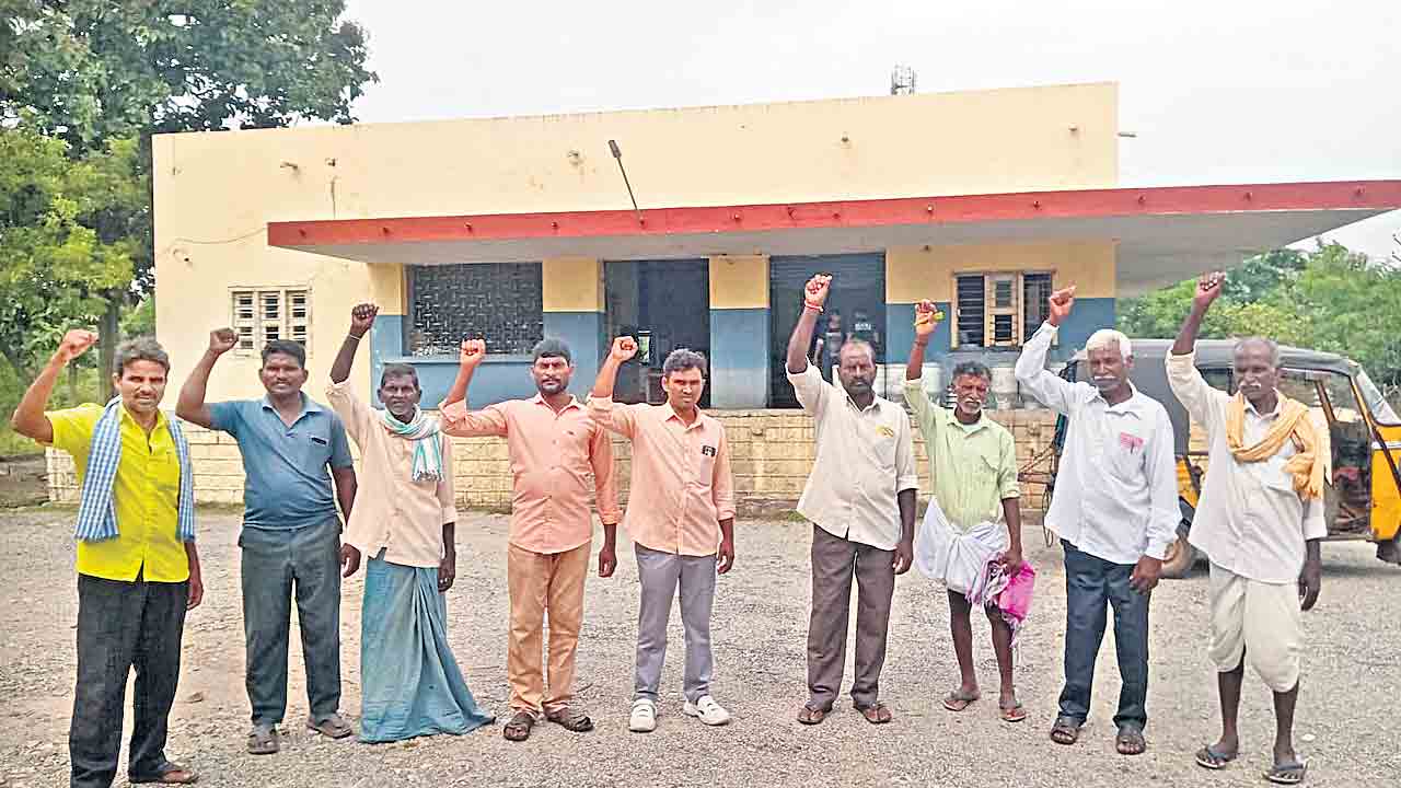 పాడి రైతు పరిస్థితి దయనీయం