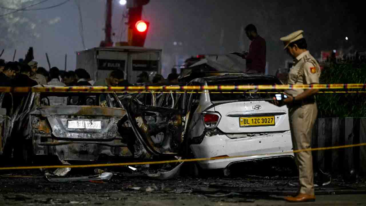 Delhi Blast | ఢిల్లీ పేలుడు ఘటనలో పెరిగిన మృతుల సంఖ్య