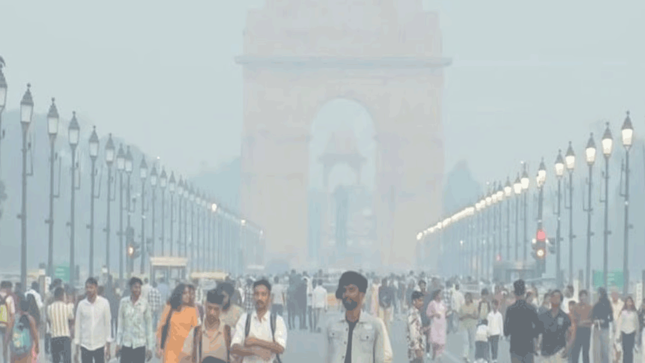 Air Pollution | ఢిల్లీలో అధ్వాన‌స్థితిలో వాయు కాలుష్యం.. శ్వాస తీసుకోవ‌డంలో ప్ర‌జ‌ల ఇబ్బందులు