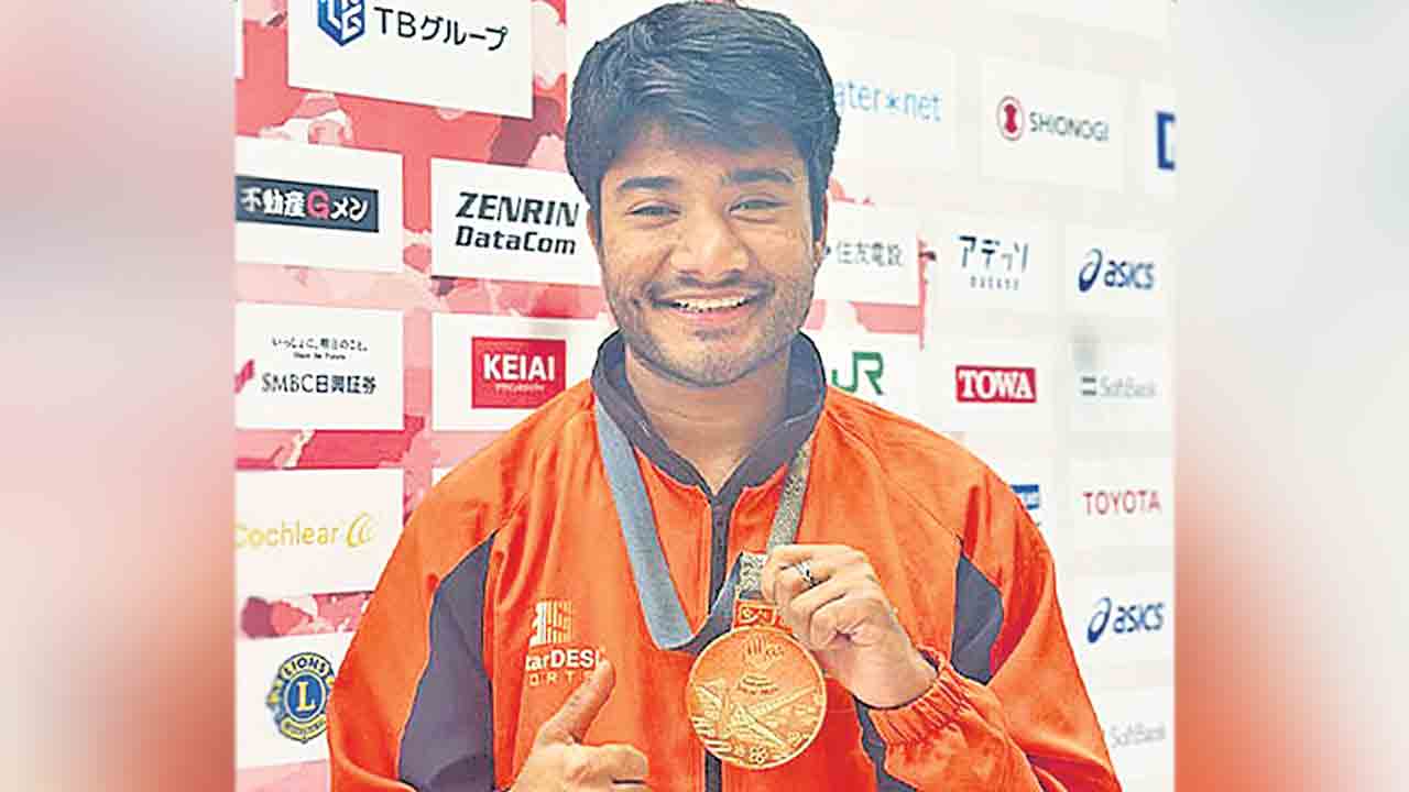 ధనుష్‌కు స్వర్ణం.. డెఫ్‌లింపిక్స్‌లో సత్తా చాటిన తెలంగాణ షూటర్‌