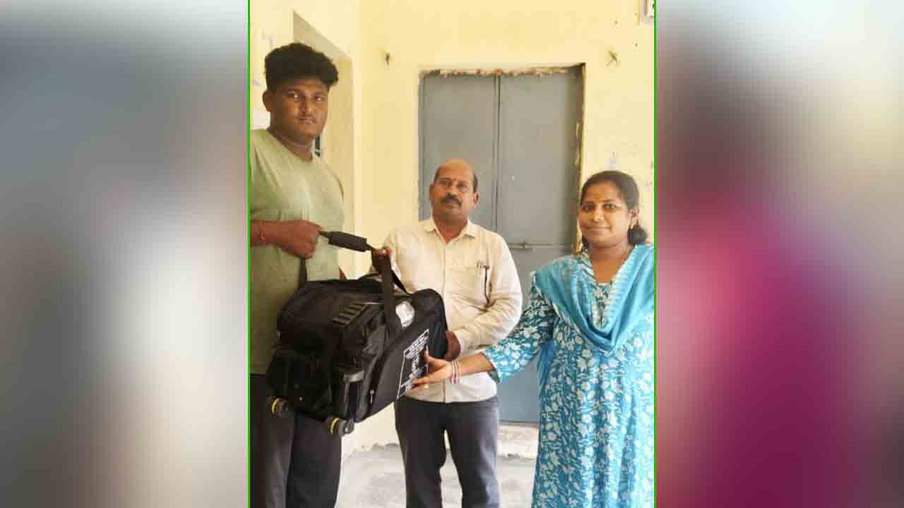 Kasipeta | దివ్యాంగ పిల్లలకు ఉచితంగా ఉపకరణాలు అందజేత