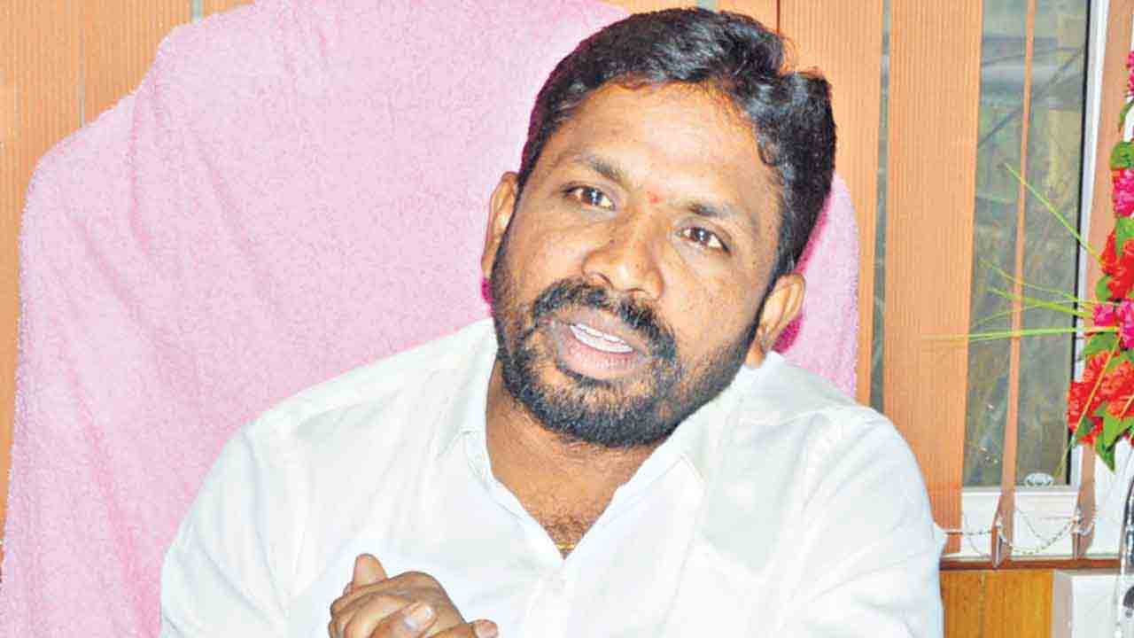 ప్రభుత్వ సలహాదారులు రాజ్యాంగ విరుద్ధం.. హైకోర్టులో ఎర్రోళ్ల శ్రీనివాస్‌ పిటిషన్‌