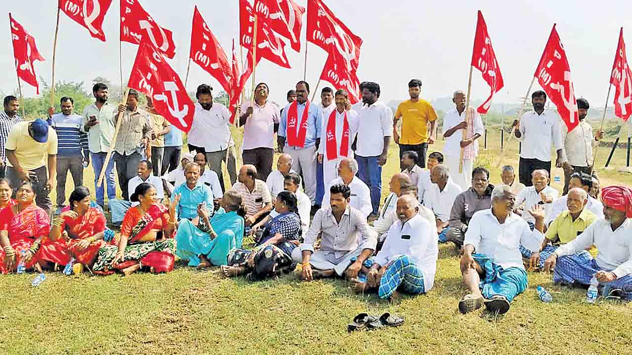 చావనైనా చస్తం.. భూములివ్వం