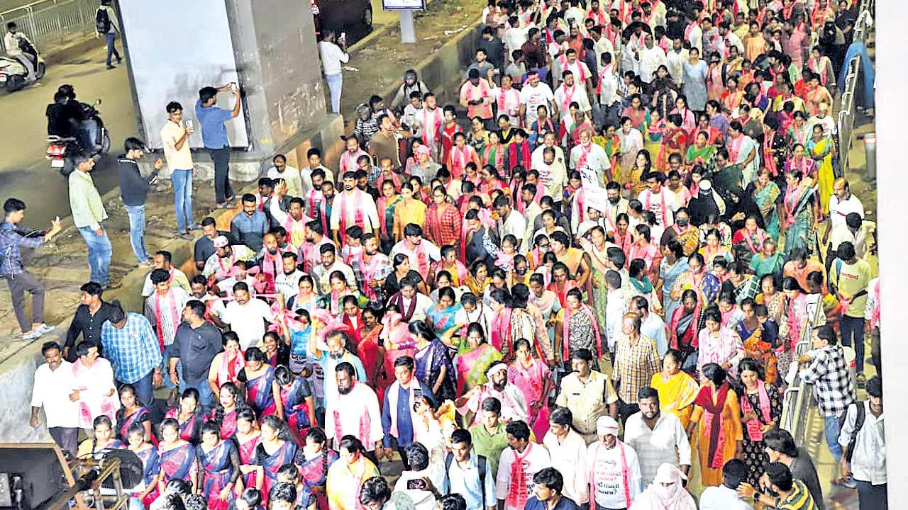 జూబ్లీహిల్స్‌ గులాబీమయం