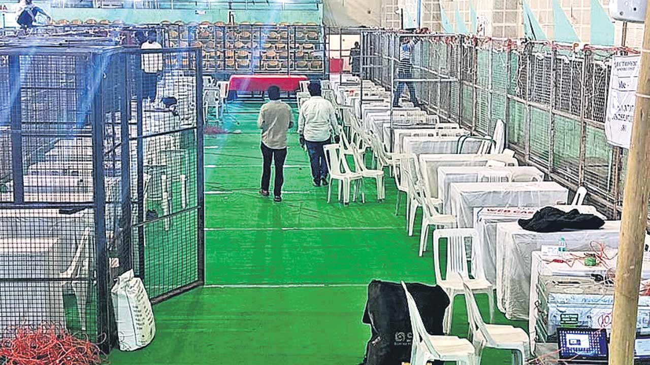 కౌంటింగ్‌కు ఏర్పాట్లు