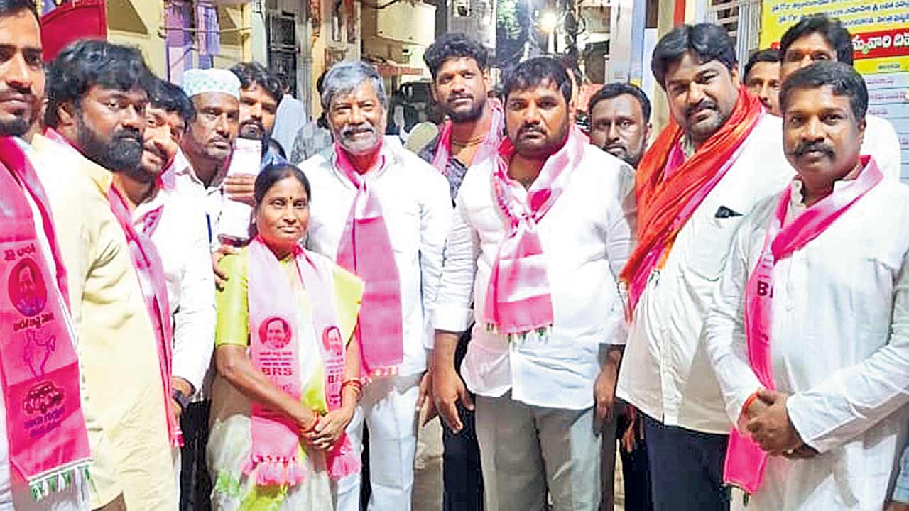 కాంగ్రెస్‌ పాలనలో అన్నీ ఆత్మహత్యలే