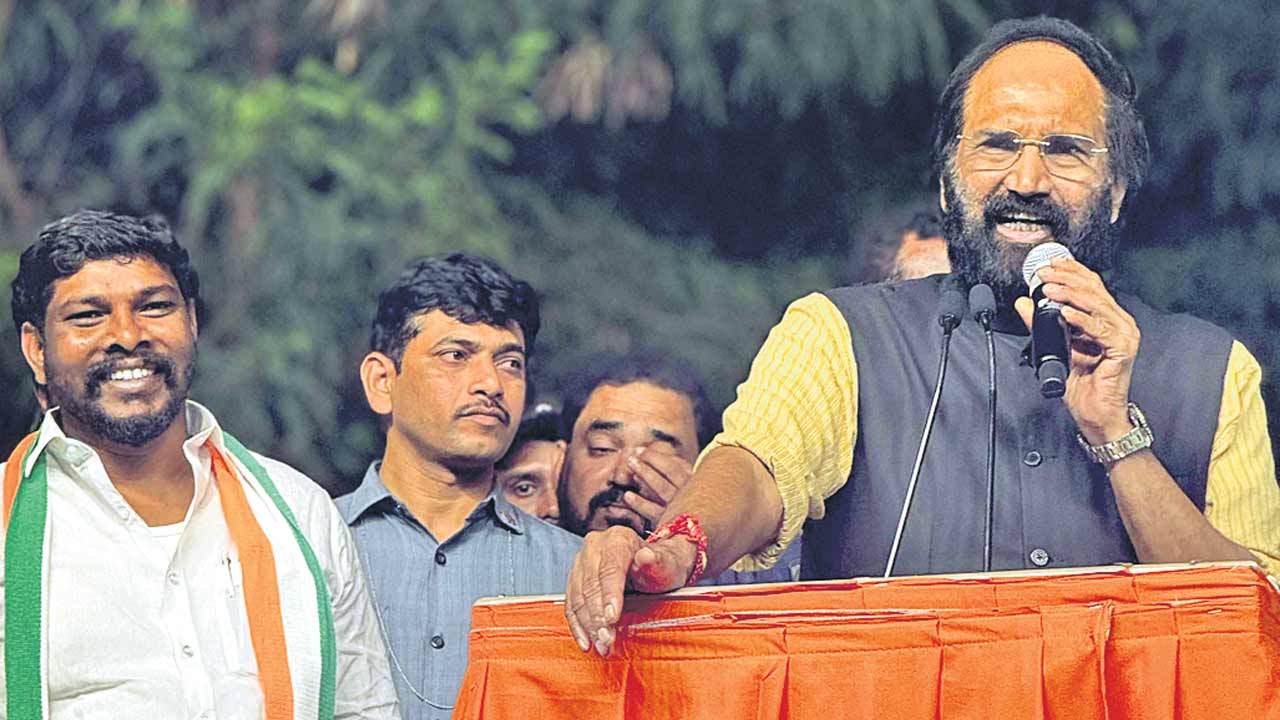 కేసీఆర్‌ కట్టించిన