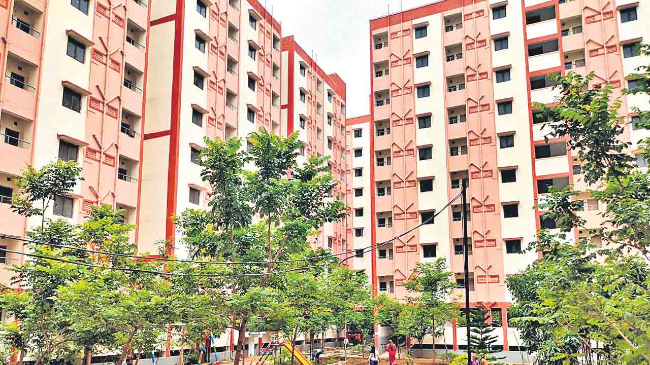 డబుల్‌.. వసతులు నిల్‌