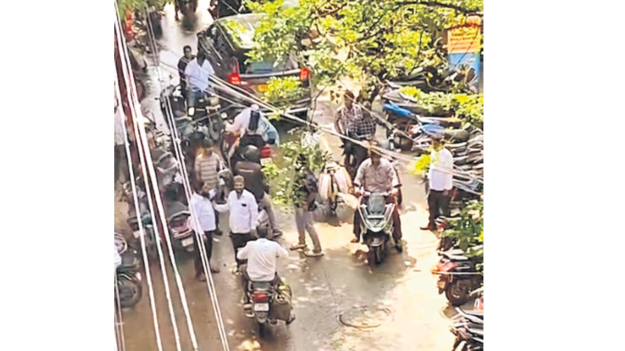 మైనారిటీ నేతపై దాడి!