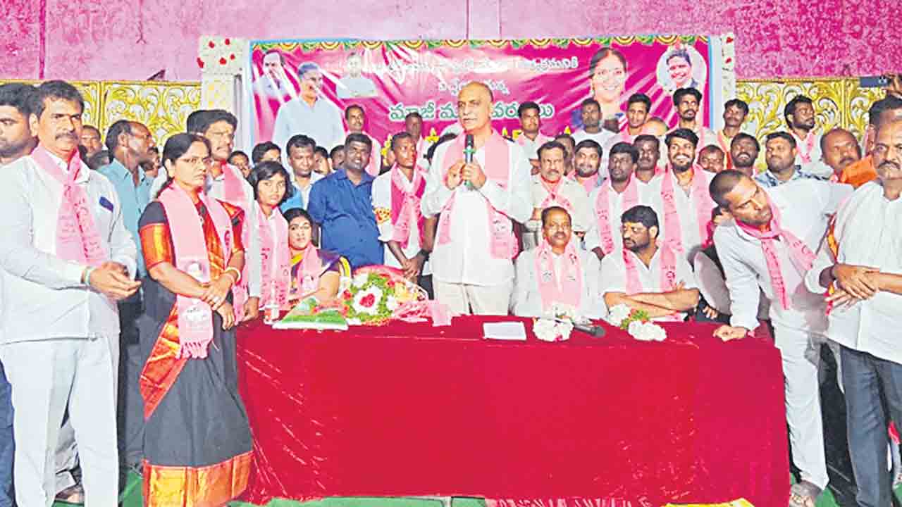 కాంగ్రెస్‌ మోసాలను ఎండగట్టాలి