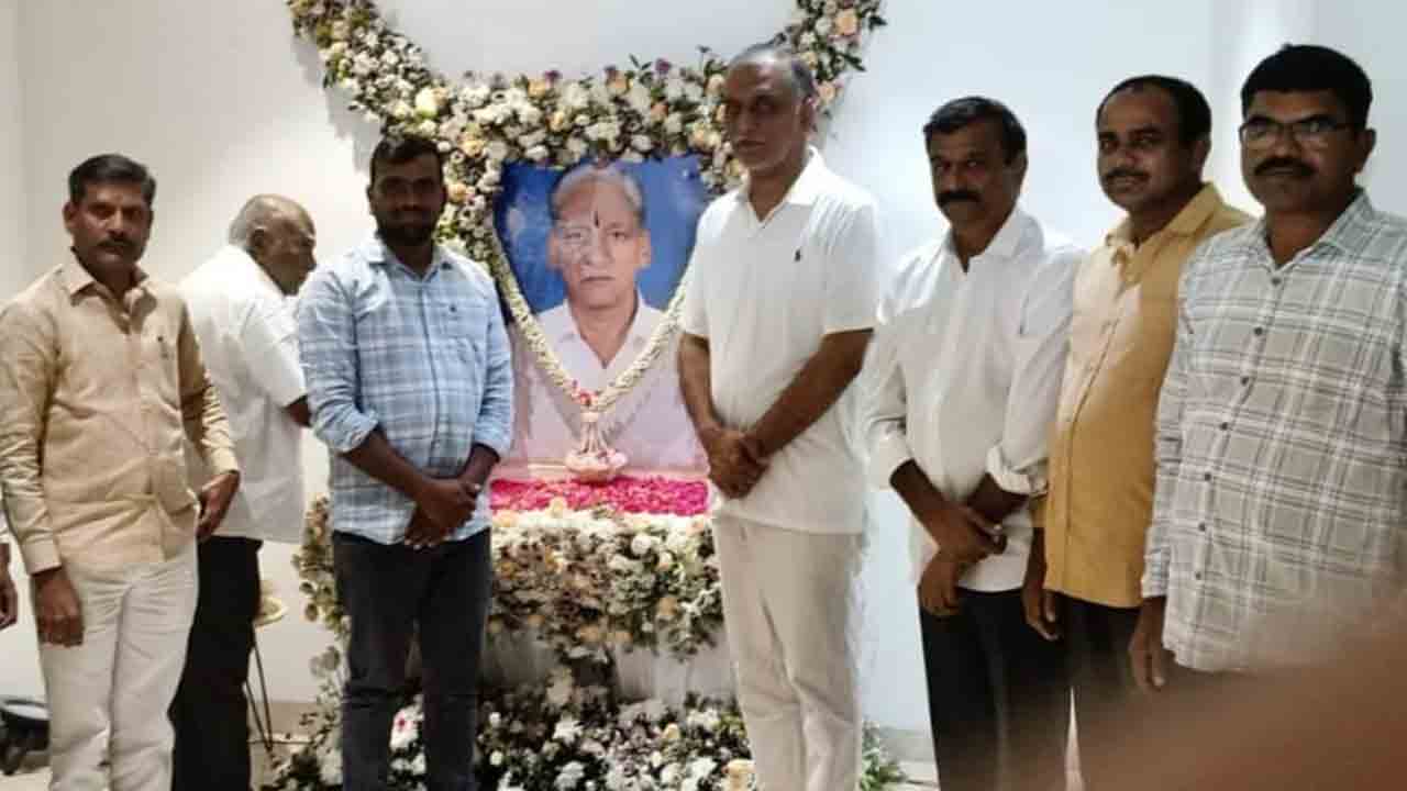 Harishrao | మాజీ మంత్రి హరీశ్‌ రావుకు ఎమ్మెల్యే కొత్త ప్రభాకర్‌ రెడ్డి పరామర్శ