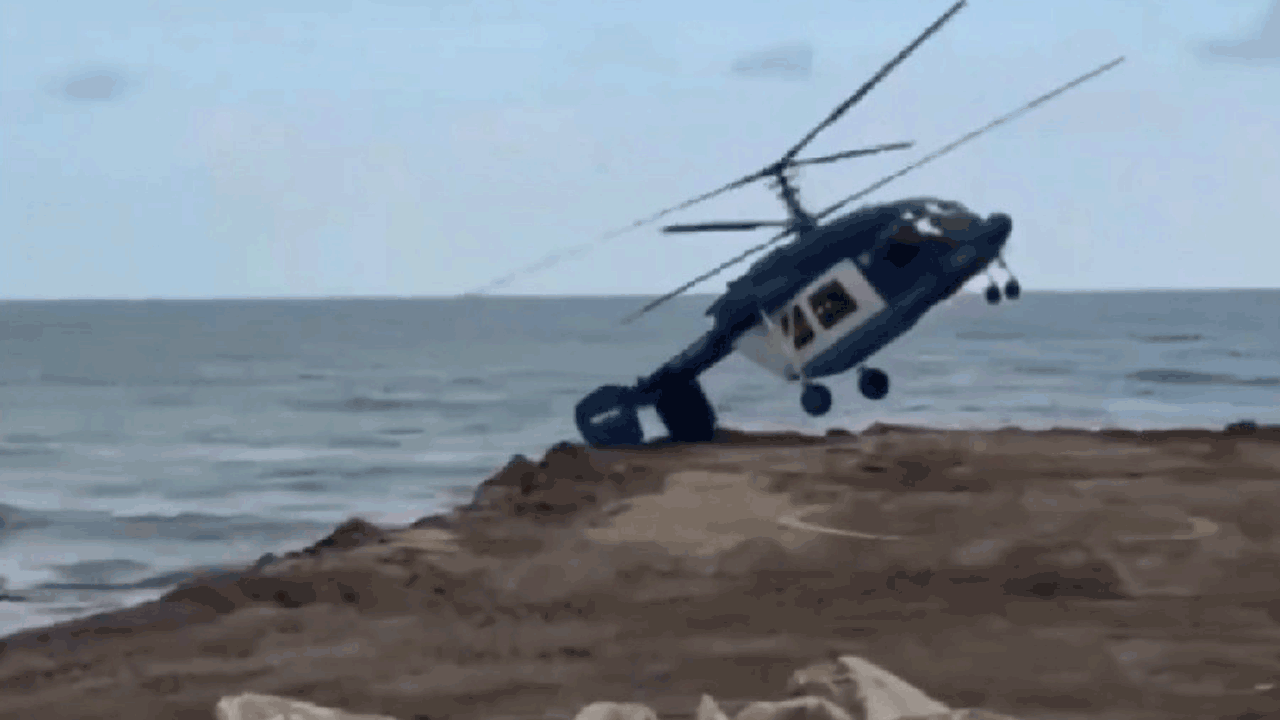 Helicopter Crashes | కుప్పకూలిన హెలికాప్ట‌ర్‌.. ఐదుగురు మృతి