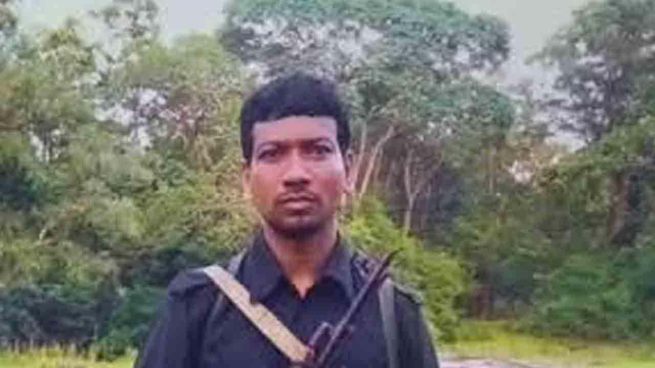 హిడ్మా ఎన్‌కౌంటర్‌ బూటకం.. ఎన్‌హెచ్‌ఆర్‌సీని ఆశ్రయించిన న్యాయవాది విజయ్‌కిరణ్‌