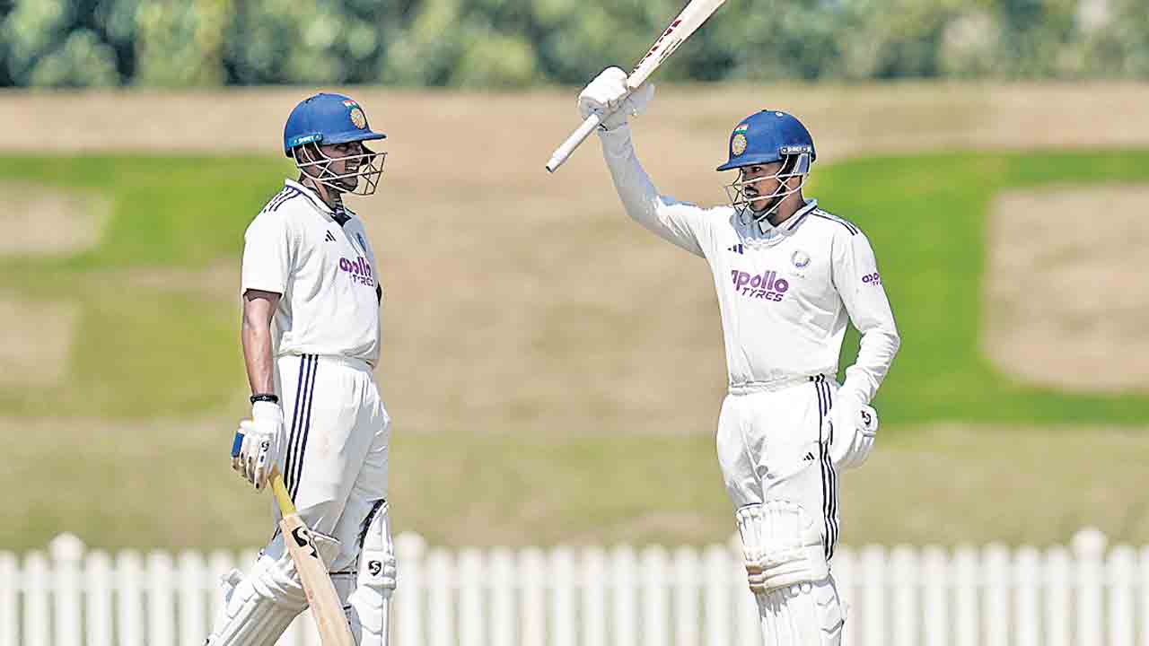 భారత్‌ ‘ఏ’ తడబాటు.. దక్షిణాఫ్రికాకు కీలక ఆధిక్యం