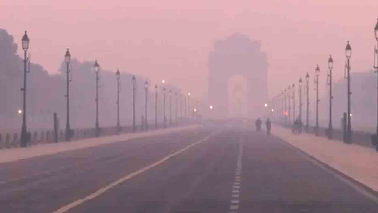 Air Pollution | కాలుష్య కోరల్లో ఢిల్లీ.. దారుణంగా పడిపోయిన గాలి నాణ్యత