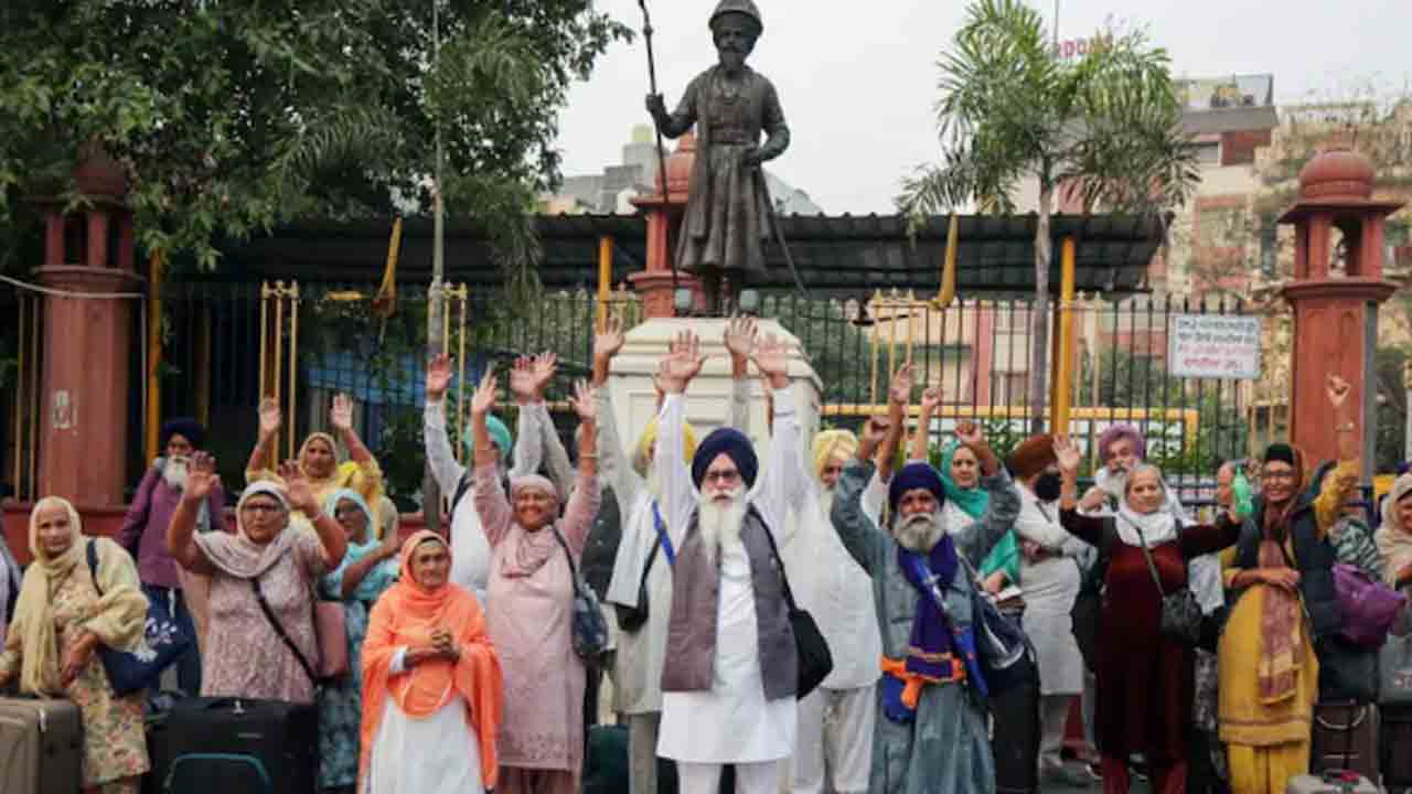 Hindus Denied Entry By Pak | భారతీయ హిందువులను.. వెనక్కి పంపిన పాక్‌