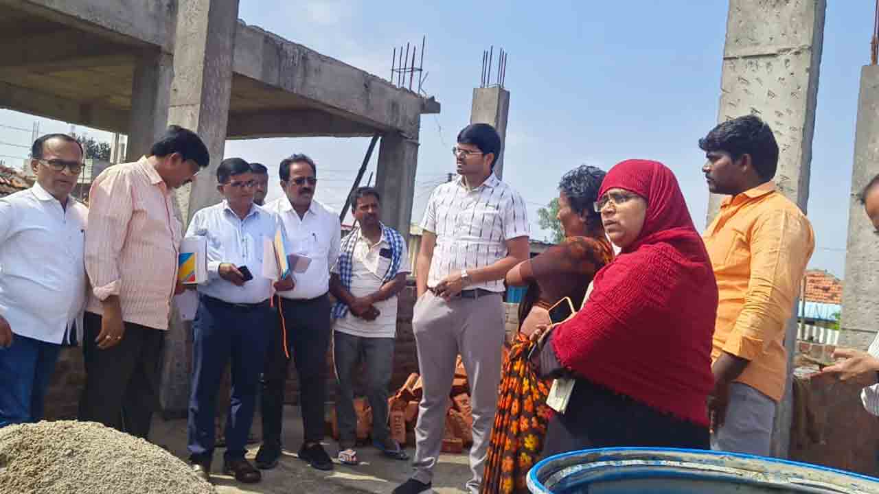 Indiramma Houses | ఇందిరమ్మ ఇండ్ల నిర్మాణం చేపట్టని వారికి వారం రోజులు గడువు : వీపీ గౌతమ్