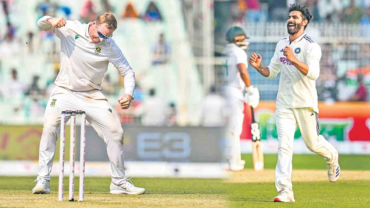 విజయం ఎటు తిరిగేనో?.. ఈడెన్‌ గార్డెన్స్‌లో స్పిన్నర్ల షో