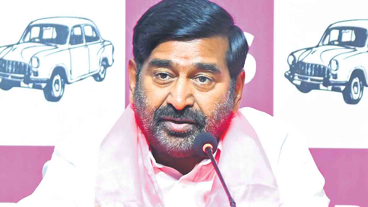 ఉప ఎన్నిక తర్వాత సీఎం పదవి ఊడటం ఖాయం