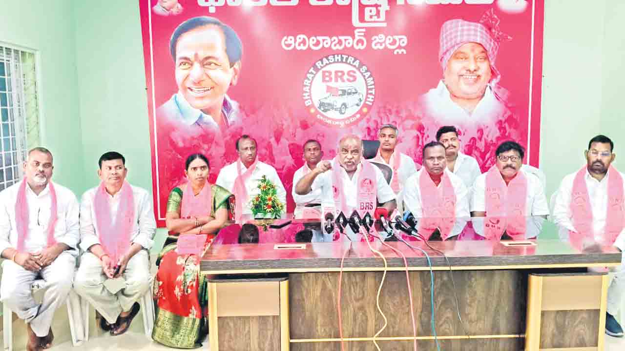 డైవర్షన్‌ పాలిటిక్స్‌ మానుకోవాలి.. మాజీ మంత్రి జోగు రామన్న